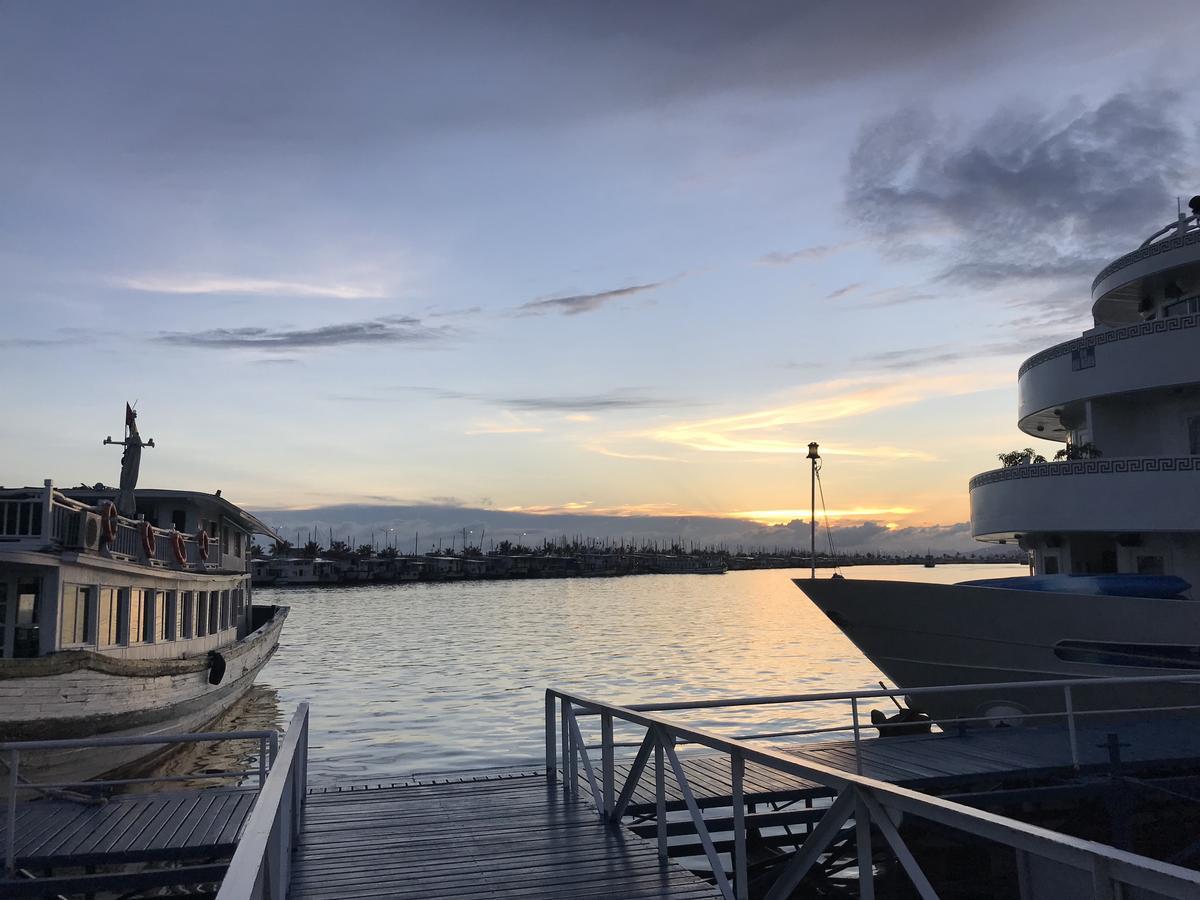 Sunsea Hotel Ha Long Bagian luar foto